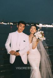 -雪中彩影婚纱摄影·微光艺术中心