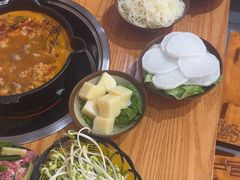 -黔三一夺夺粉酸汤火锅(百信店)