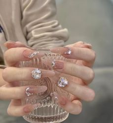 -UN·桃喜日系美睫美甲