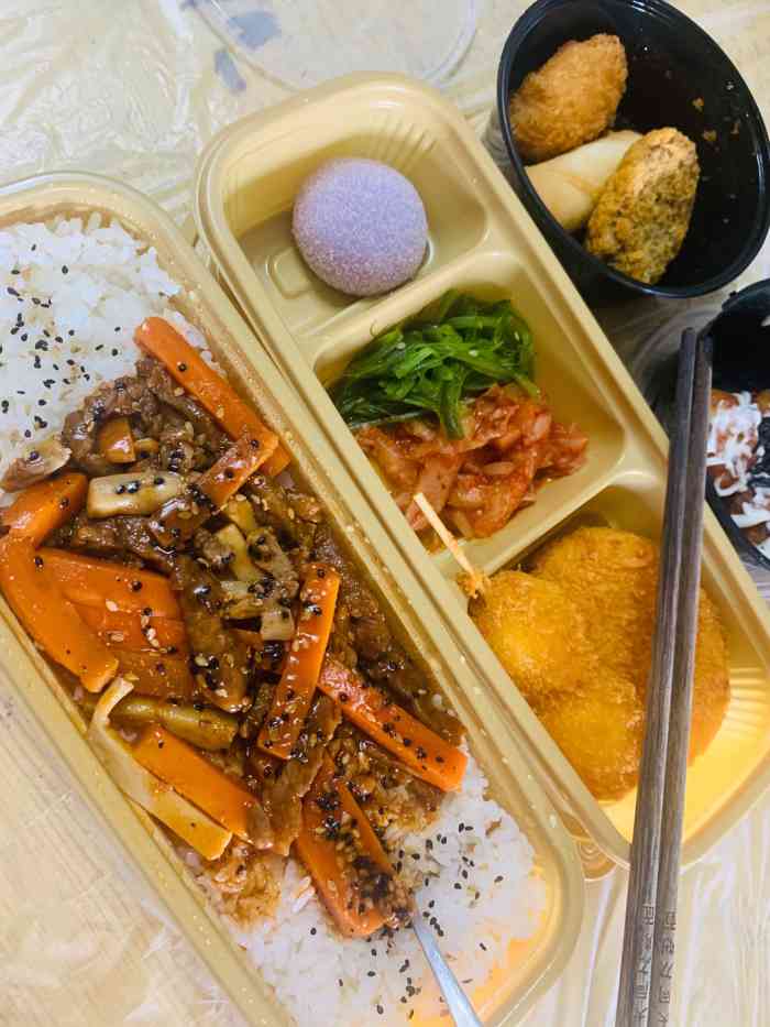 奈良小鹿双井店-"点的烤肉便当,米饭上淋上烤肉,还有一个厚.