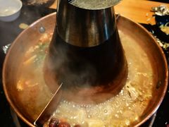 -果松木炭酸菜铜火锅·外婆参鸡汤