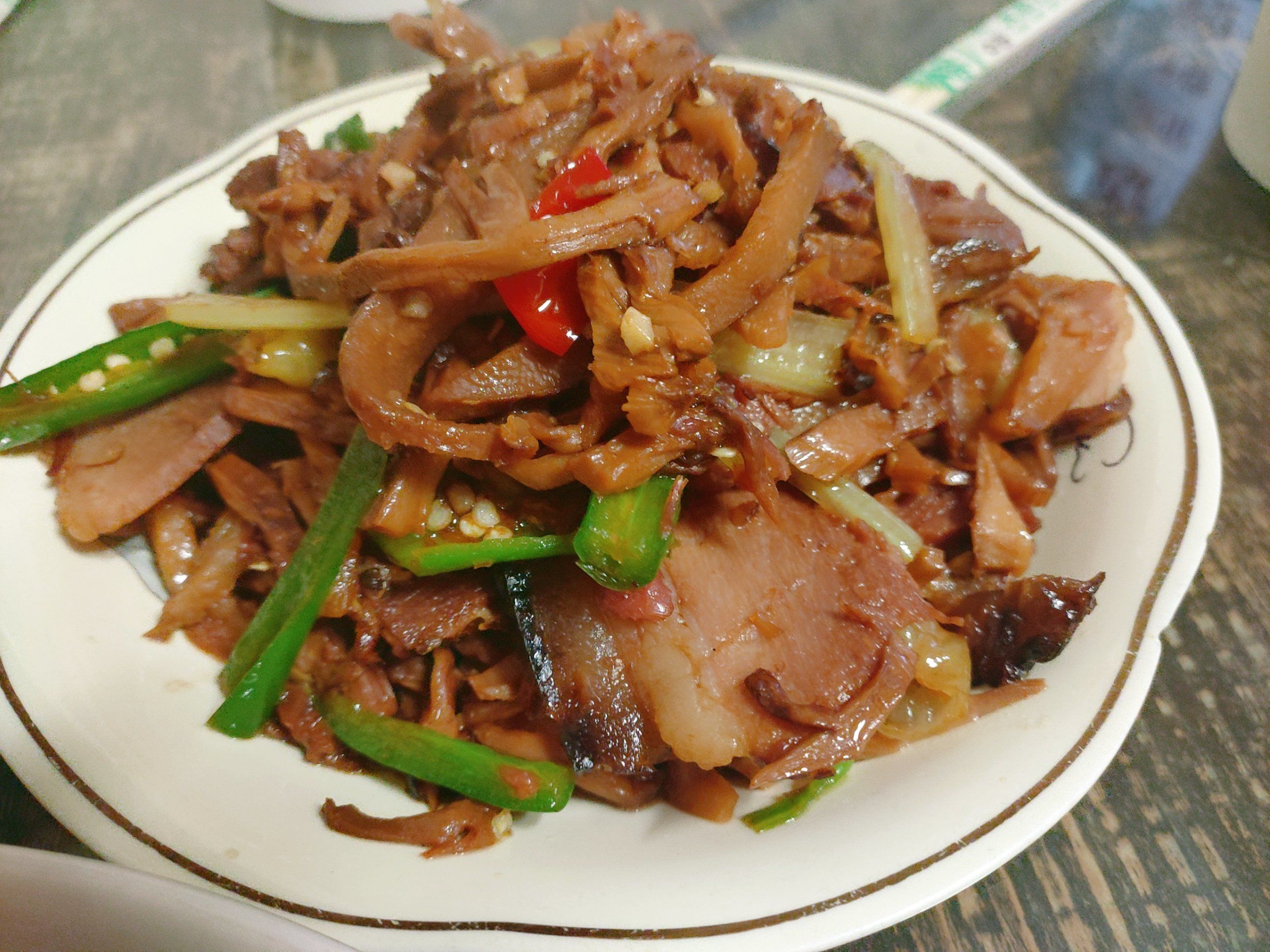 」好吃「烟笋腊肉」做菜用的是心❤️
