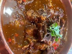 -虾弄弄海派小龙虾·牛羊蝎子火锅