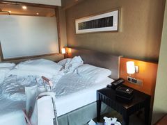 -珠海拱北口岸希尔顿欢朋酒店