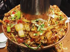 -沪小二炭火蛙锅(淮海中路美食不夜城店)