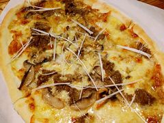 烤牛肉披萨-I HOLIC艾豪丽披萨(KKone店)