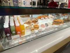 面包甜点陈列柜-Tims天好咖啡·贝果(东方广场店)