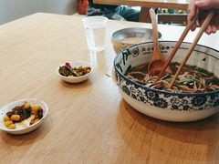 -镇南锅盖面馆(解放路店)