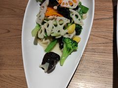 荷塘月色-素行天下(国投财富广场店)