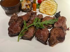 -卡普里披萨·牛扒·下午茶
