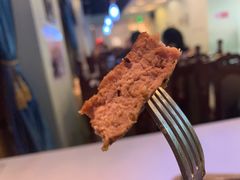 火焰牛排的牛排肉-小白桦西餐厅