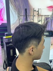 -藤野造型烫染·漂发