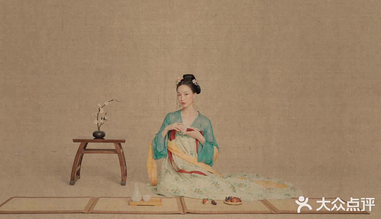 西湖边的国风写真