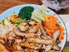 -POKEE VIA&Brunch·维娅(重庆来福士店)