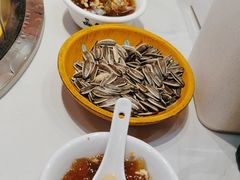 -鲁员外地锅鸡地锅鱼(龙湖江东天街店)