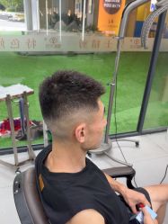 -尤司男士国潮理发馆