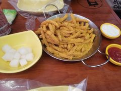 -BHC炸鸡(明洞总店)