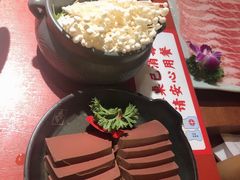 -谭鸭血老火锅(龙湖宝山天街店)