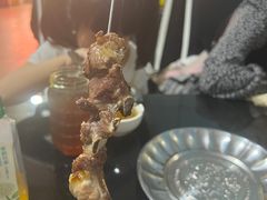 -烤肉小伙烤肉店