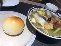 咥烩菜就烤馍喝花茶-安多素食(广仁寺路店)