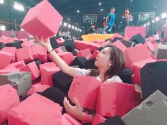 -嘿哟动霸CHUA·新潮玩运动娱乐中心·蹦床滑冰团建乐园