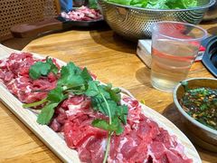 -苗阿哥酸汤牛肉火锅(体育场店)