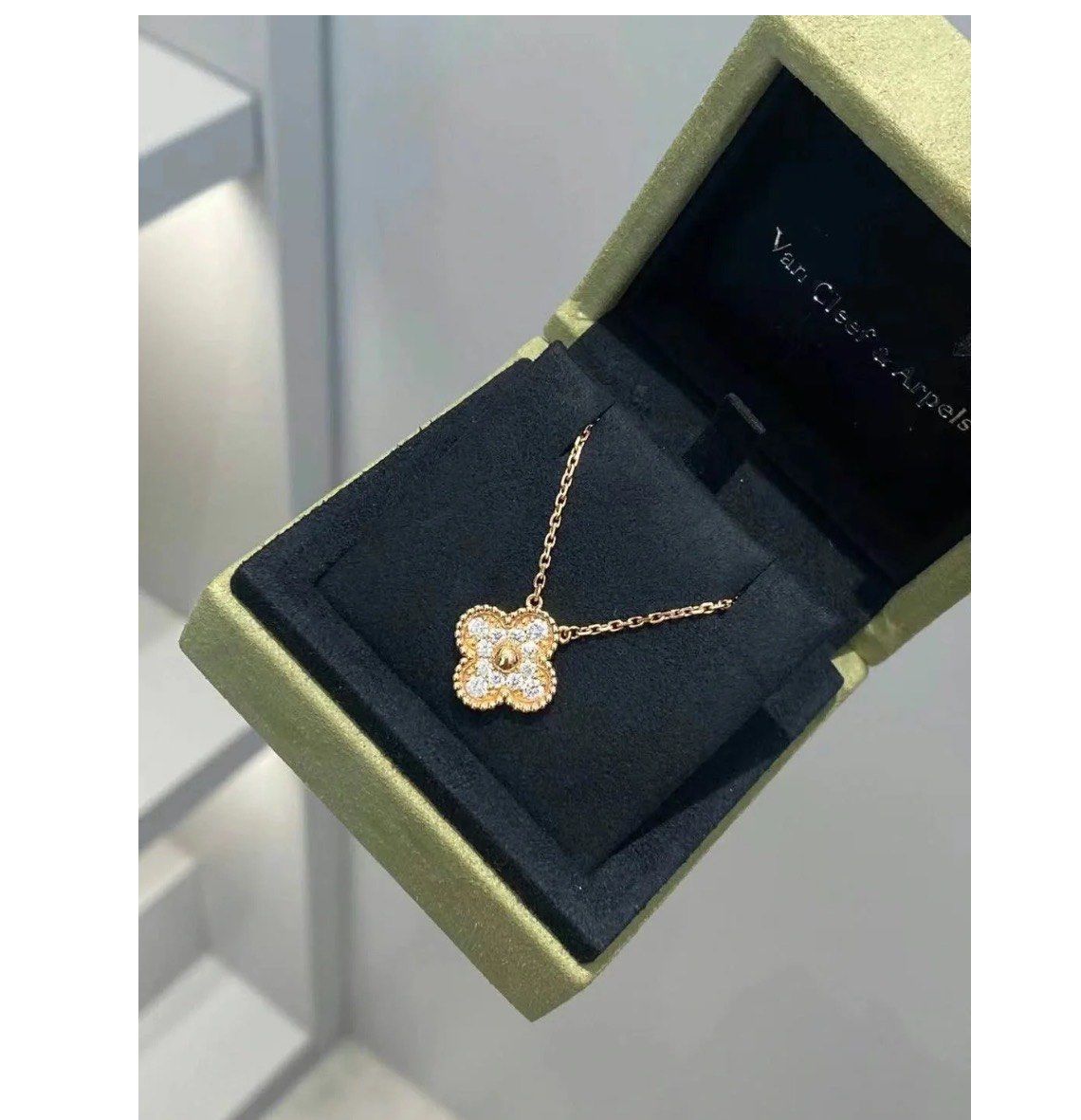 Купить копию брендовой сумки - Van Cleef Arpels - 