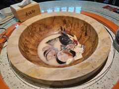 招牌福汤-老福耶小草帽石锅鱼(奥体店)
