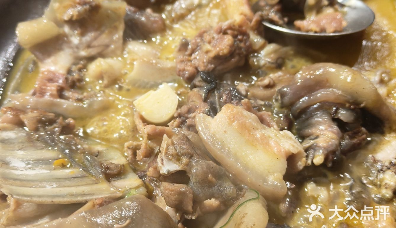 在南昌！洪都大道上！洽角聂！