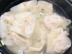 三鲜大馄饨-万寿斋(山阴路店)