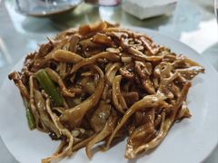 -何适山庄 ·可团建(水长城P2停车场店)