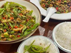 -湖南人家湘菜馆(镇江路店)