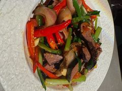 -伴山牛贵州黄牛肉火锅·苗疆非遗艺术餐厅(上海首店)