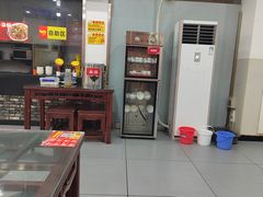 -牛一嘴·兰州牛肉面·大盘鸡(财富中心店)