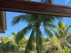 -亚龙湾喜来登·美景台大堂吧