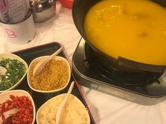 -鲜入围煮花胶鸡海鲜火锅