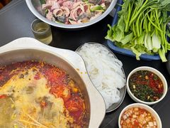 -周良天山牛杂城(天山路总店)