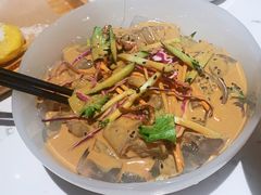 手工大拉皮-关东小磨东北菜(漕河泾印象城店)