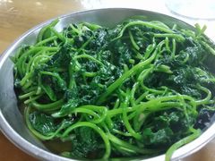 清炒番薯叶-堤边美食