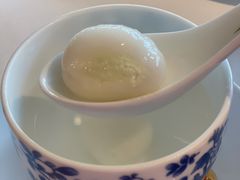 杏汁炖燕窝汤圆-新荣记(建国门外大街店)