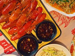 -肥肥虾庄·金牌油焖大虾(汉街SKP店)