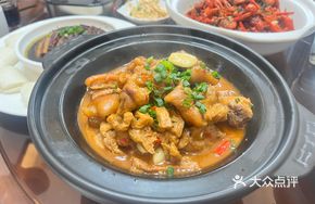 Braised Pig Trotter with Tofu Skin