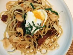 -ROAST coffee & eatery