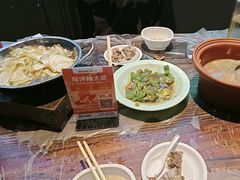 -老街烧烤大排档·地道湖北菜·龙虾馆(汉口火车站店)