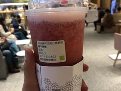 霸气草莓-奈雪的茶(湖滨银泰in77C区PRO店)