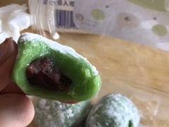 -顶东面包花园·生日蛋糕(世博店)