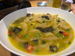 -头上红煨盐鸡·非遗院子餐厅