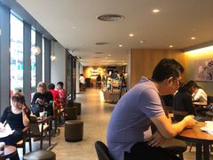 等位区-星巴克(古象大酒店店)