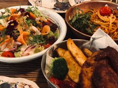 三文鱼海鲜沙拉-I HOLIC艾豪丽披萨(KKone店)