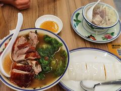 灌汤烧鸭粉-龍囍粤·顺德小吃·煲仔饭(安定门店)